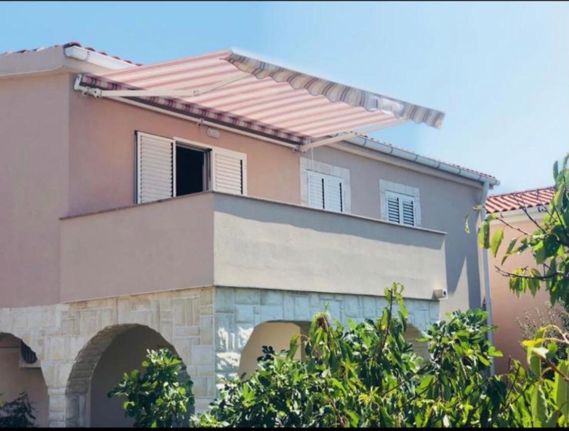 Danijel Apartment วีร์ ภายนอก รูปภาพ